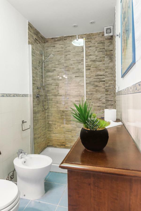 B&B Graziani Relais เนเปิลส์ ภายนอก รูปภาพ